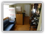 ein Haufen Kartons (und das Sofa)